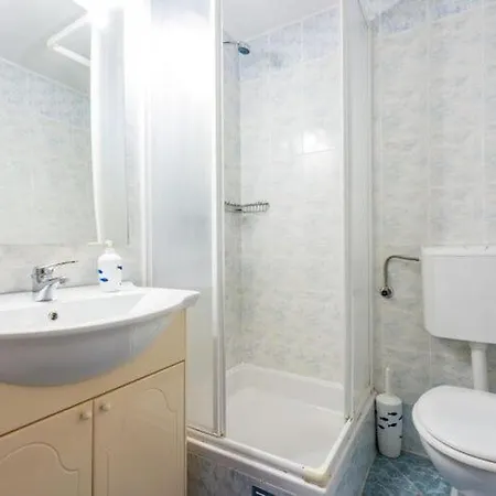 Kirigin - One Bedroom With Terrace And Sea View Luka *